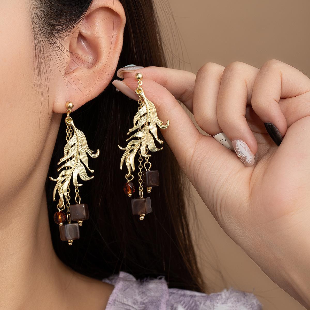 Retro Gold Feather & Leaf Square Earrings - Elegant, Small, Light Luxury Accessories