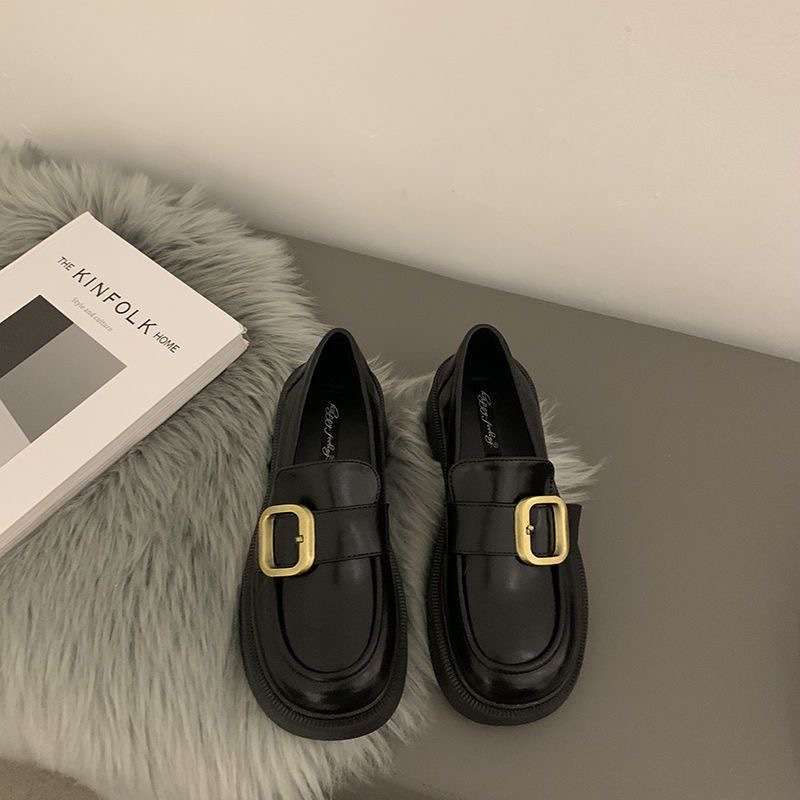 

Черные весенние туфли из кожи в британском стиле, женские, 2025, новые универсальные туфли-лоферы с одной педалью и металлической пряжкой на толстом каблуке 40 чёрный