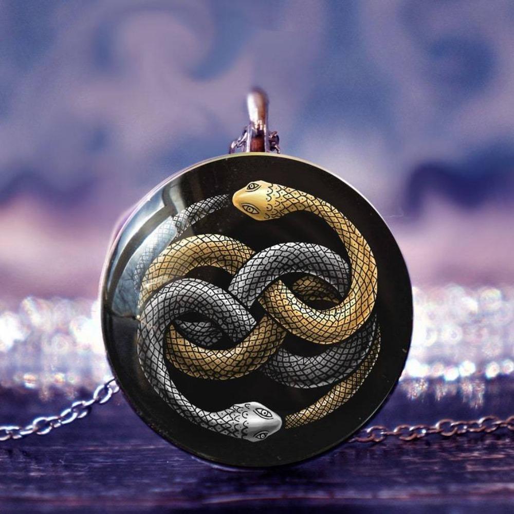 Collar Colgante de Bola de Cristal de Doble Cara con Ojo Gótico, Orca, Mariposa y Dos Serpientes Entrelazadas para Mujeres Hombres Halloween Joyería de Miedo
