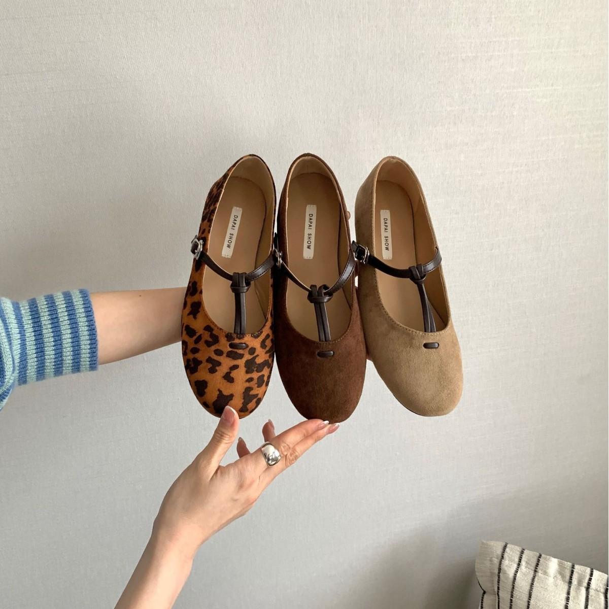 

2025 new round head suede one-word with light mouth leopard print flat bottom fashion commuter work women s shoes 39 цветной печати леопарда