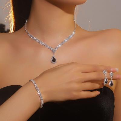 Set di tre pezzi di gioielli da sposa, set di collana, orecchini e bracciale con diamanti super flash di lusso di alta gamma, accessori per le prestazioni