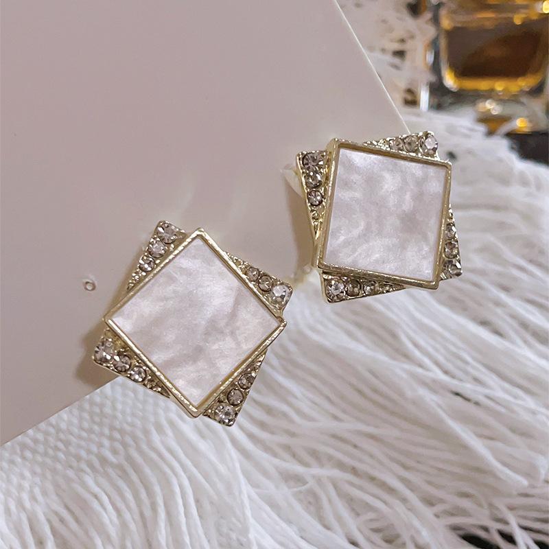 Korean rhombus zircon earrings women's new popular simple fashion temperament earrings niche light luxury earrings