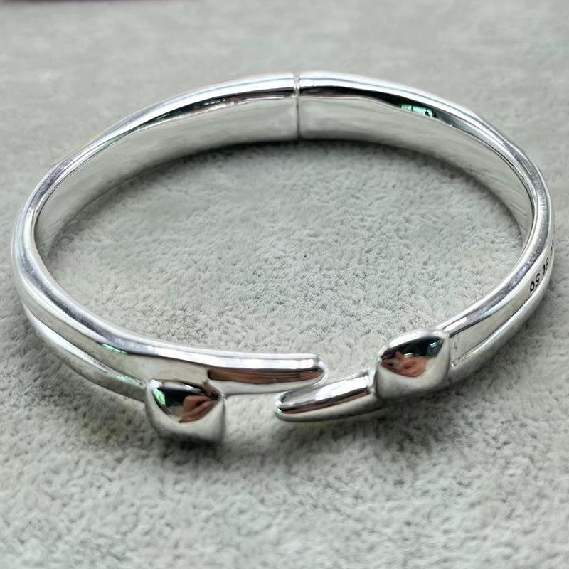 2024 Trendy Women s Bracelet: Stylish European American Design, Gift-Ready 19см
