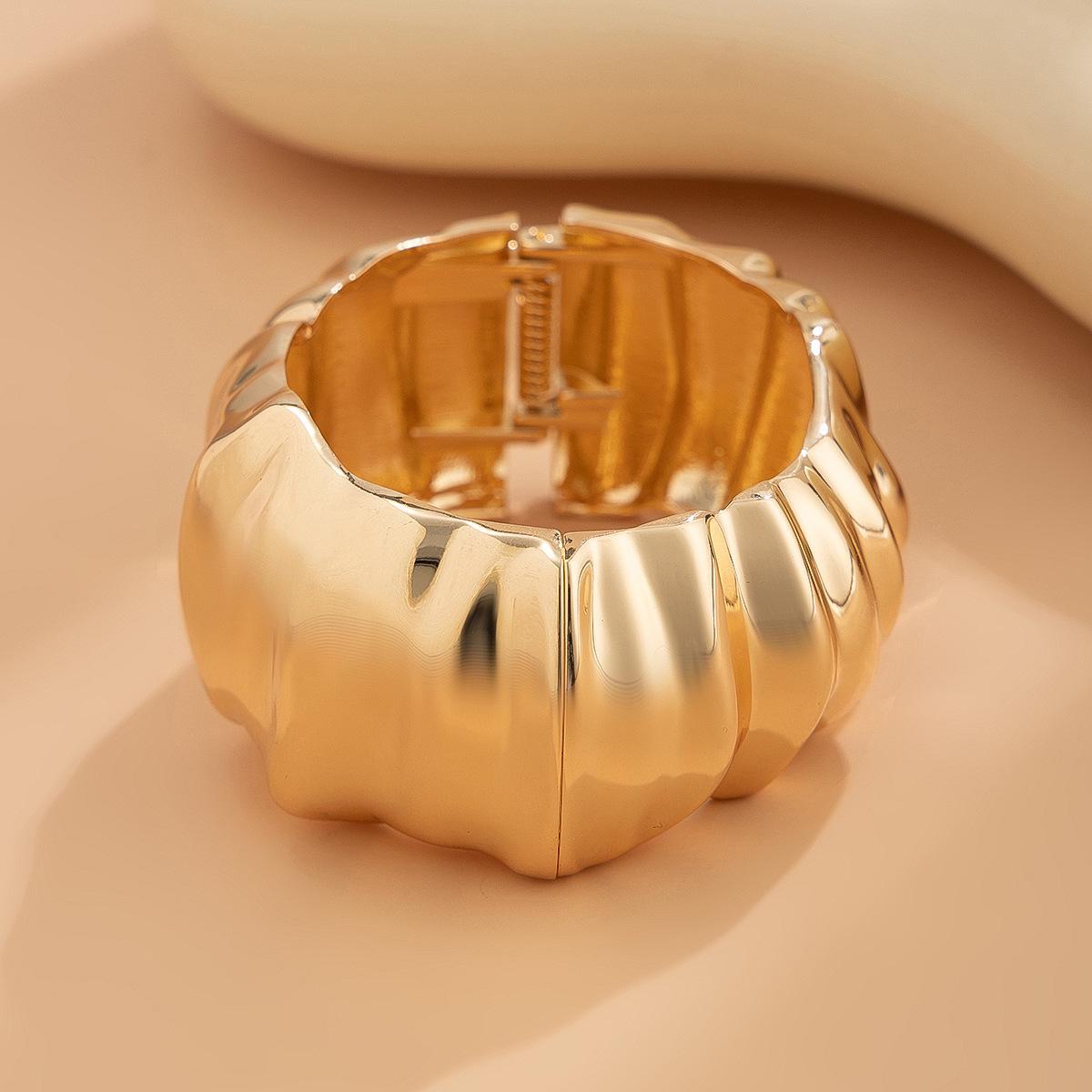 

Набор браслетов из сплава с преувеличенной неровной гладкой каплей воды