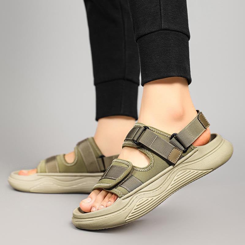 Sommar nya utomhus fritid trend herrsandaler i stor storlek, ungdomsstrandskor med mjuk sula
