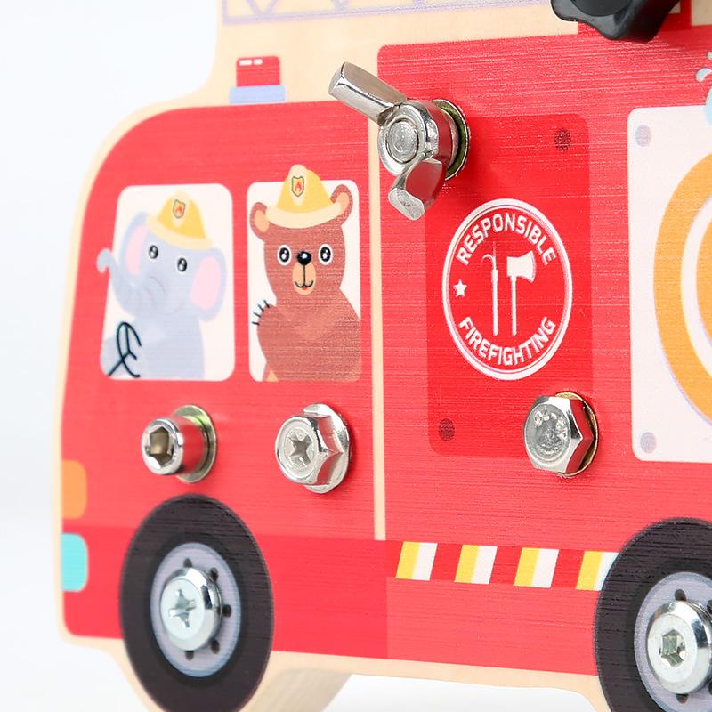 Wooden Montessori Fire Truck Toy for Children's Hand-Eye Coordination and Concentration Skills Development