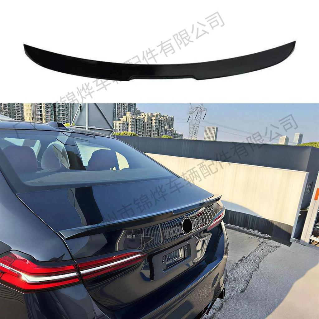 23-26 BMW 5 Series G60 Night Black Rear Spoiler & Diffuser Combo