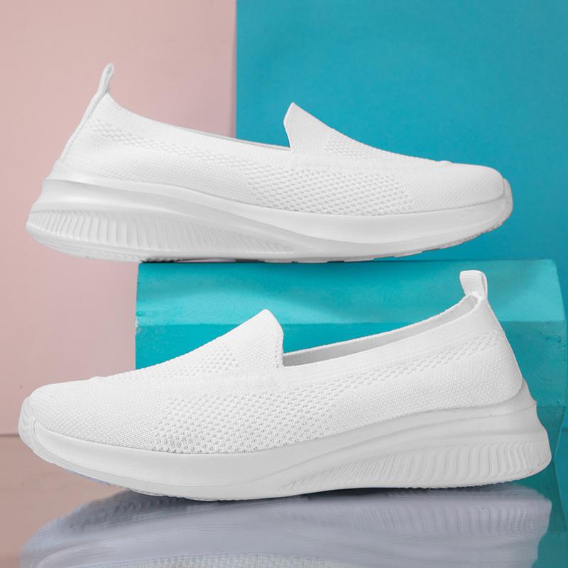 Spring New Breathable Mesh Ultra-light Comfortable Mother Shoes Casual Shoes