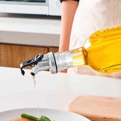 Tappo per Bottiglia d'Olio a Tenuta Stagna Beccuccio Versatore Anti-Sgocciolamento Tappo Automatico per Versare Olio per Cucina Ristorante Bar