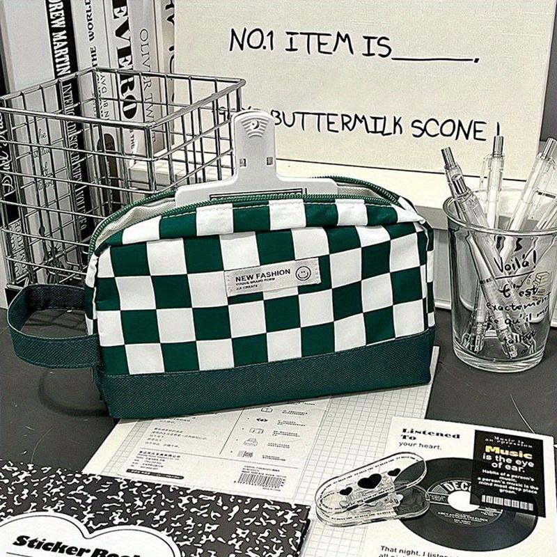 1Pcs Classic Checkerboard Pen Bag Large Capacity Student Checker Storage Bag Portable Multifunction Stationery Storage Bag зелёный
