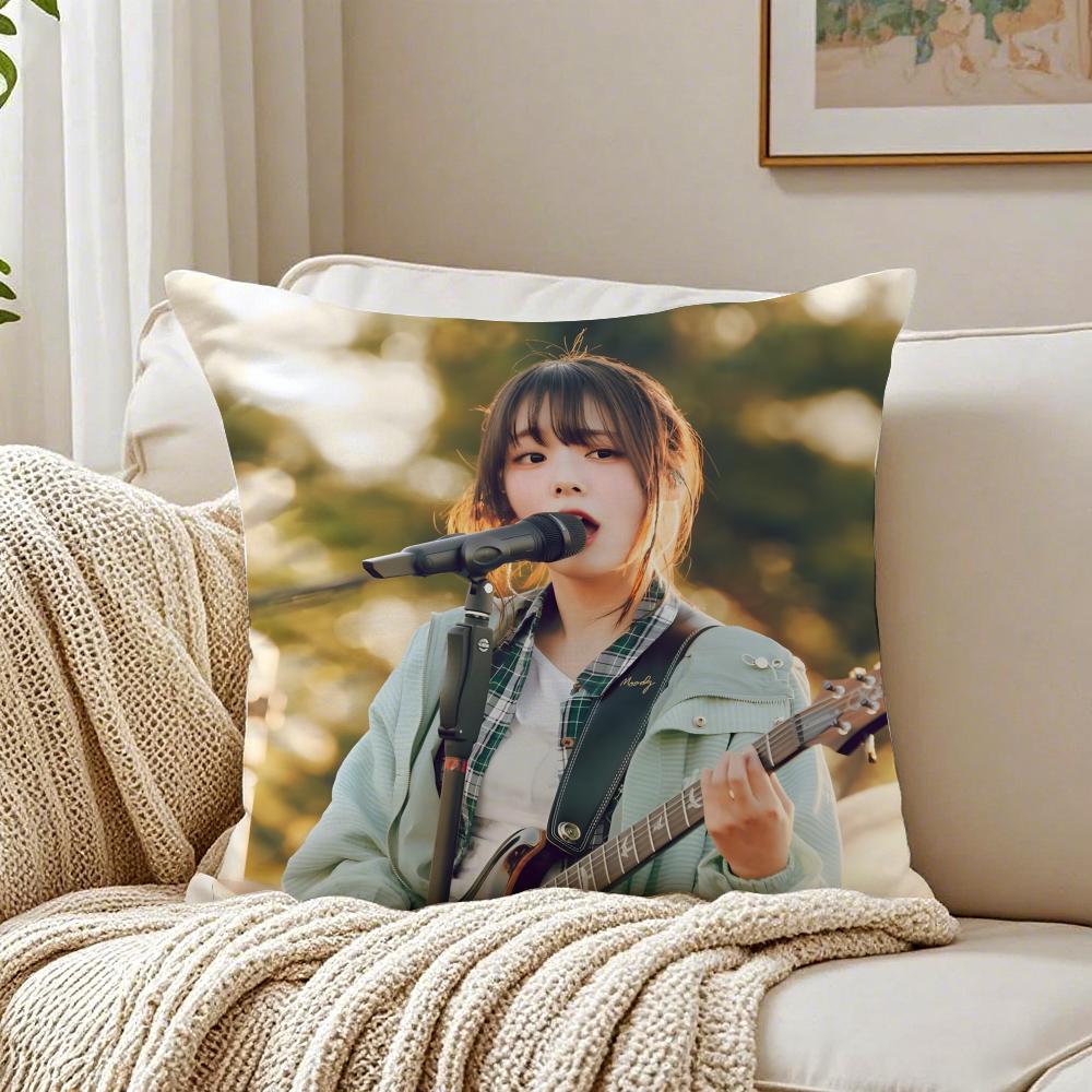 Idol Kpop QWER SSiyeon Cushion Cover Pillowcase Antidustmite living Room Sofa Decor Cushion Room