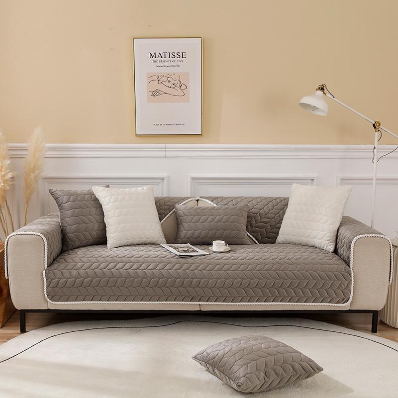 Jiajia Plush Sofa Cushion: Simple Retro Design for Autumn and Winter