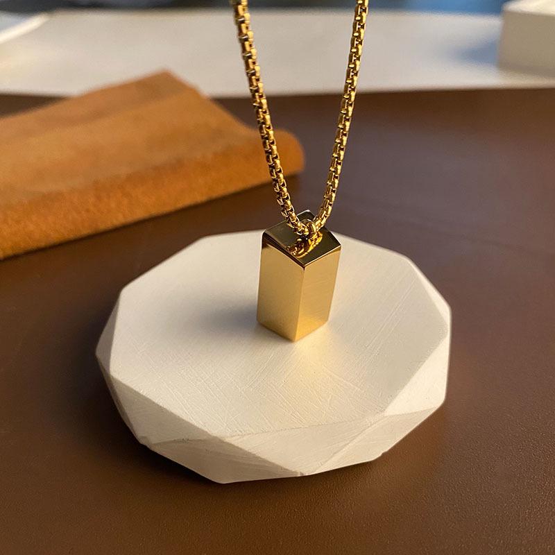 

Титановое золото, ожерелье с подвеской в виде слитка - Не тускнеющее, стиль хип-хоп, женский тренд 2024