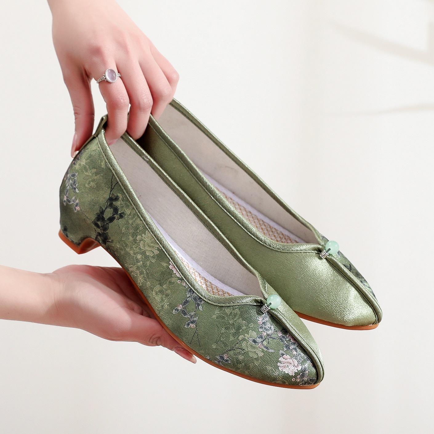 

[Юаньшань] 2025 весна новые вышитые туфли простые и элегантные туфли в китайском стиле из ткани ручной работы с жемчужным темпераментом женские туфли 34 зелёный