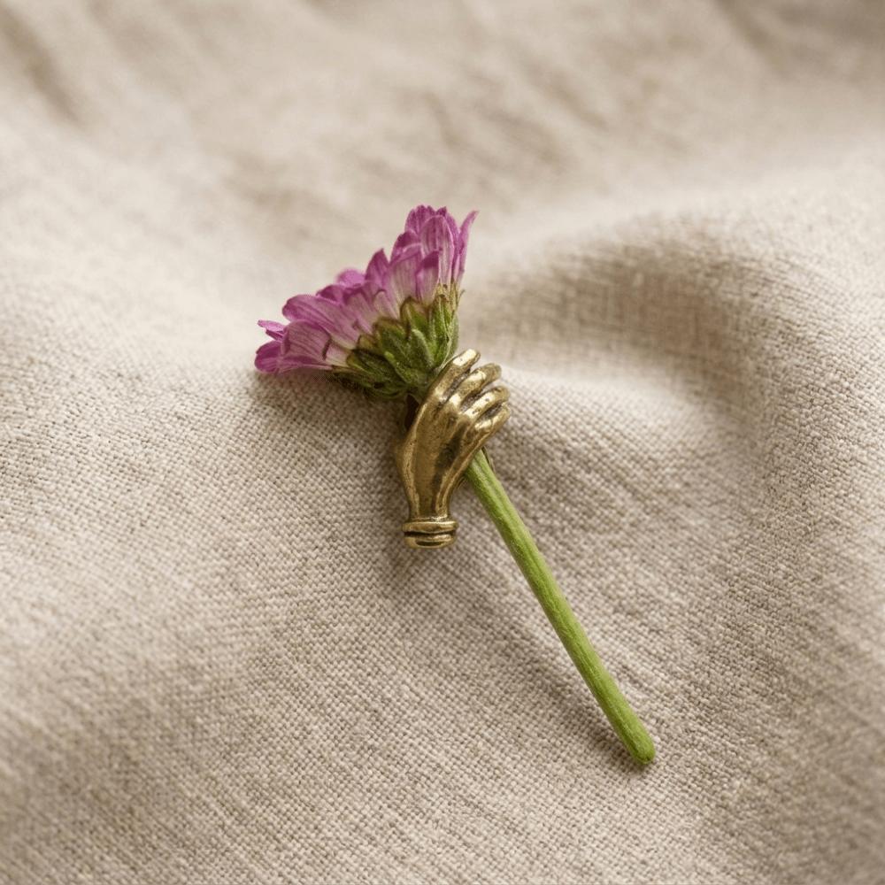 Creative Hand-Held Flower Brooch Hand-Held Design Bouquet Pin  Fashion Accessory