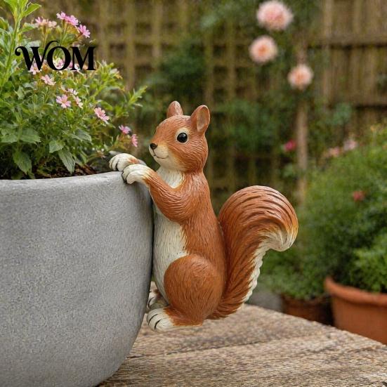 Cute Garden Ornaments Planter Climber Squirrel Statue, Lifelike Sculpture, Resin Indoor Potted Plant Decor Small Animal Figurine for Pot Edge