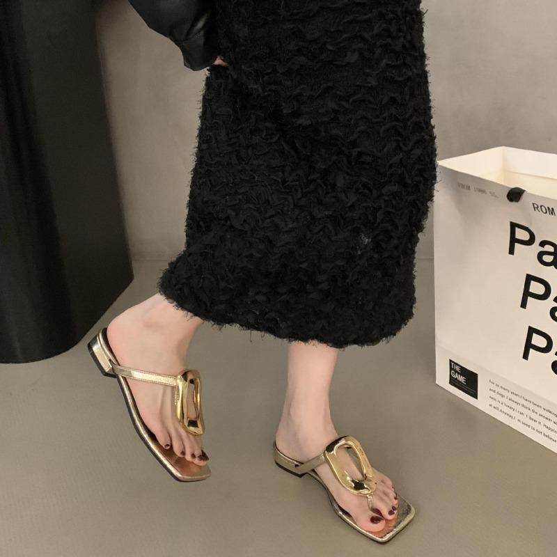 Women's Flip Flops Fashion Metal Temperament Slippers Luxury Designer Slippers Non Slip Flat Slides Summer New Lady Beach Slides