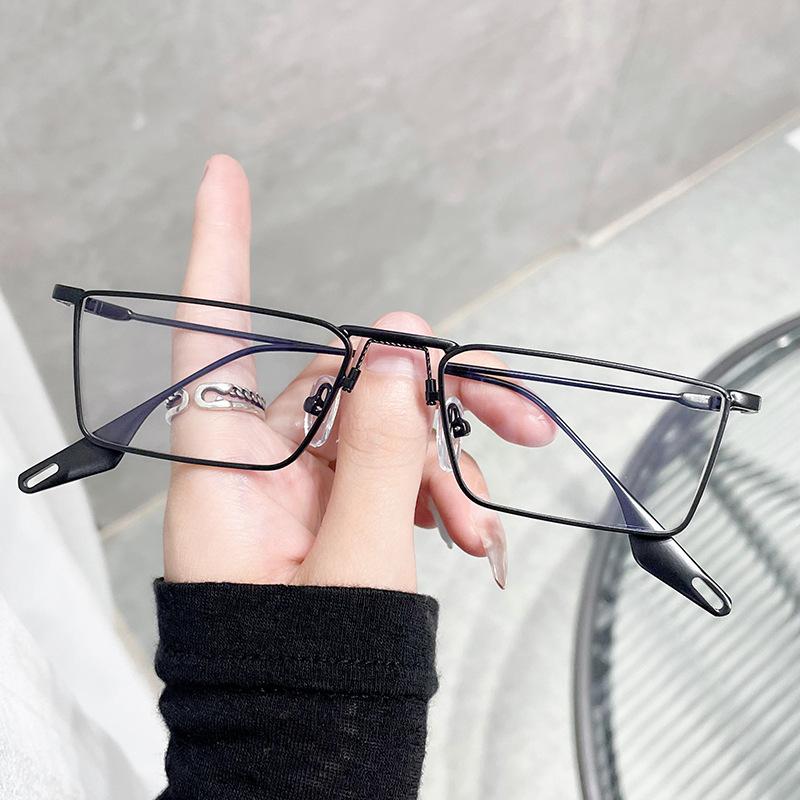 Retro Rectangle Sunglasses Women metal frame Vintage Small Frame Sun Glasses Ladies Classic Black Square