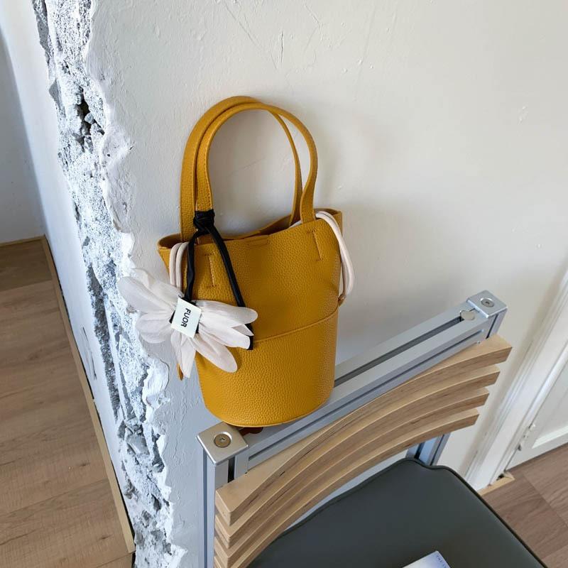 Handbag sense fashion shoulder commuter bag women's summer new versatile messenger popular bucket bag