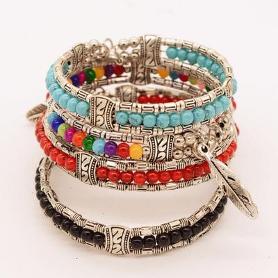 Bracciale Etnico Vintage Tibetano con Piume Colorate e Perline per Donna, Stile Gitano Boemo, Bomboniera per Feste, Accessori Regalo Auspiciosi