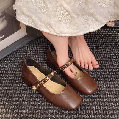 Retro Damen-Einzelschuhe mit niedrigem Absatz, Neue Sommermode Goldene Schnalle Quadratische Zehenpartie Bequeme Schuhe mit hohem Absatz
