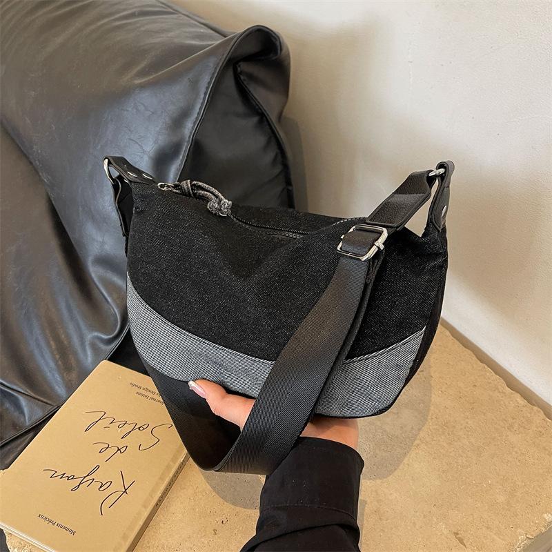 

Повседневная джинсовая сумка женская 2024 новая популярная сумка через плечо большая вместительная широкополосная сумка-мессенджер сумка-пельмень сумка для поездок на работу чёрный