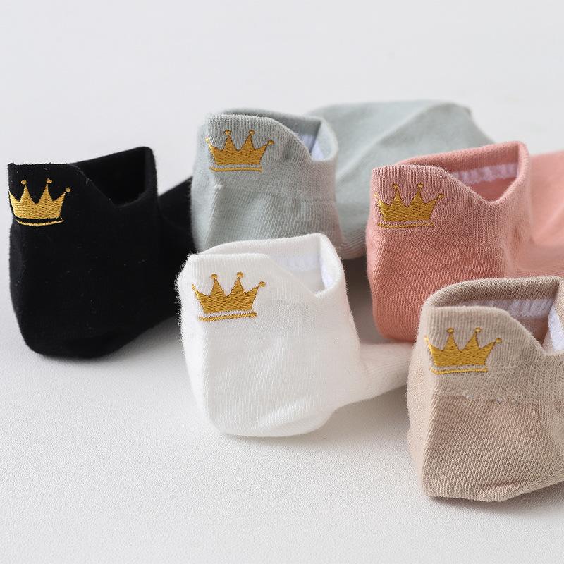 Ladies Spring Summer Cute Crown Embroidery Low Top Wicking Sweat Breathable Invisible Boat Socks