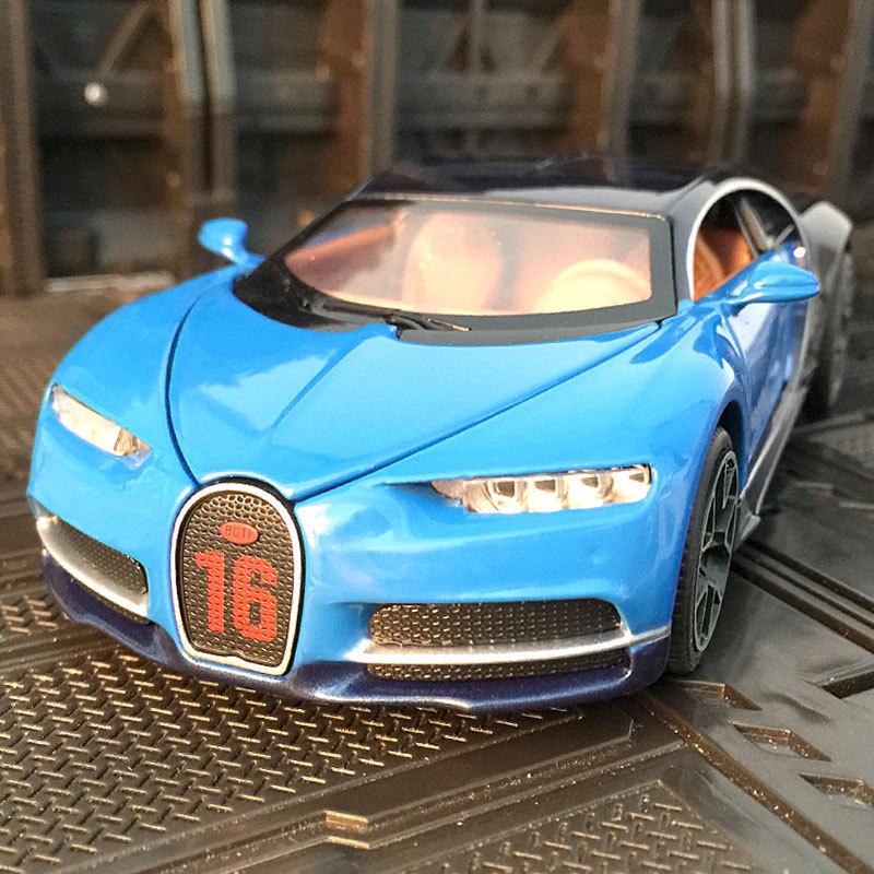 

Jianyuan 3225A Модель игрушечной машины Bugatti Chiron: Звук, Свет, Инерционный механизм, Открывающиеся двери Bugatti Chiron Black