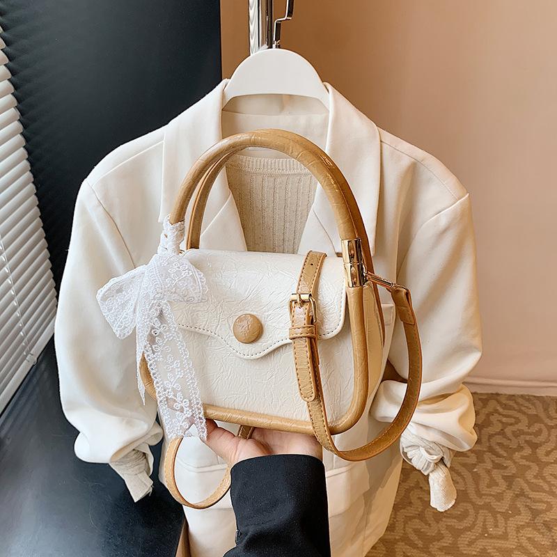 

Premium sense portable small bag women s new fashion shoulder bag simple commuter messenger bag