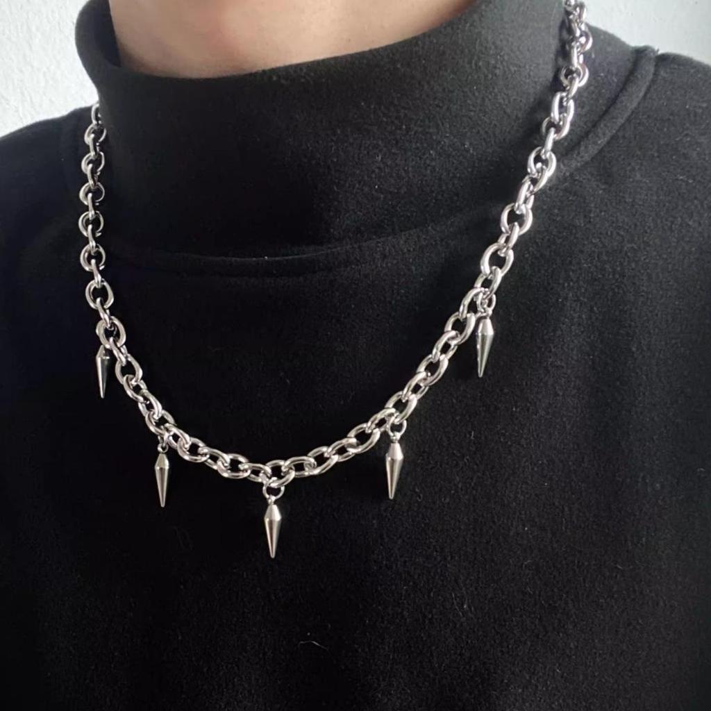 Unisex Tassel Rivet Clavicle Necklace - Trendy Niche Design, Advanced Cold Style