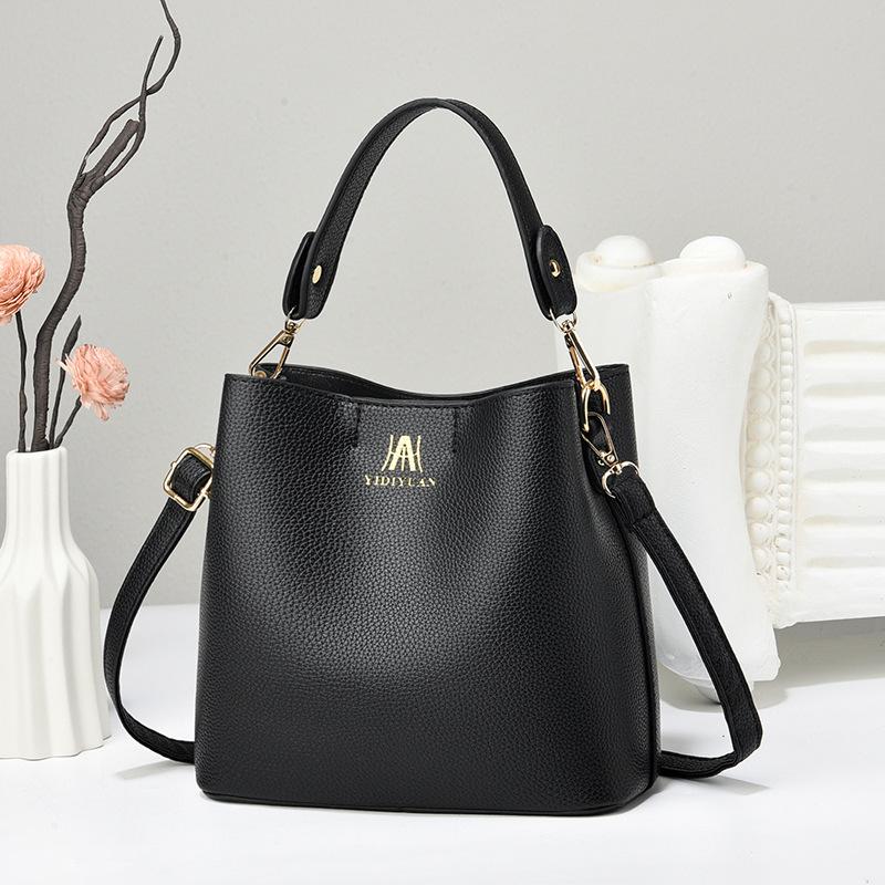 

Bucket bag Textured handbag Large capacity shoulder messenger bag Women s bag 20*9*20 чёрный