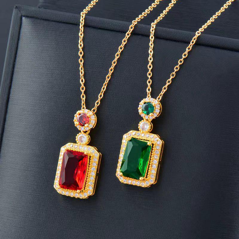 Högklassigt grönt hängsmyckeshalsband för kvinnor med zirkoniainlägg