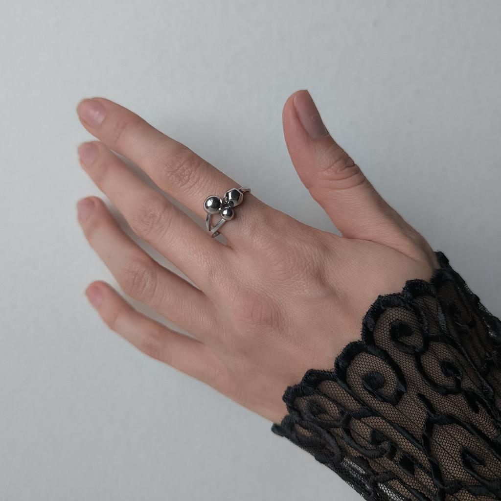 Серебряное кольцо с без камней, вес изделия 2,86 гр (2199137)