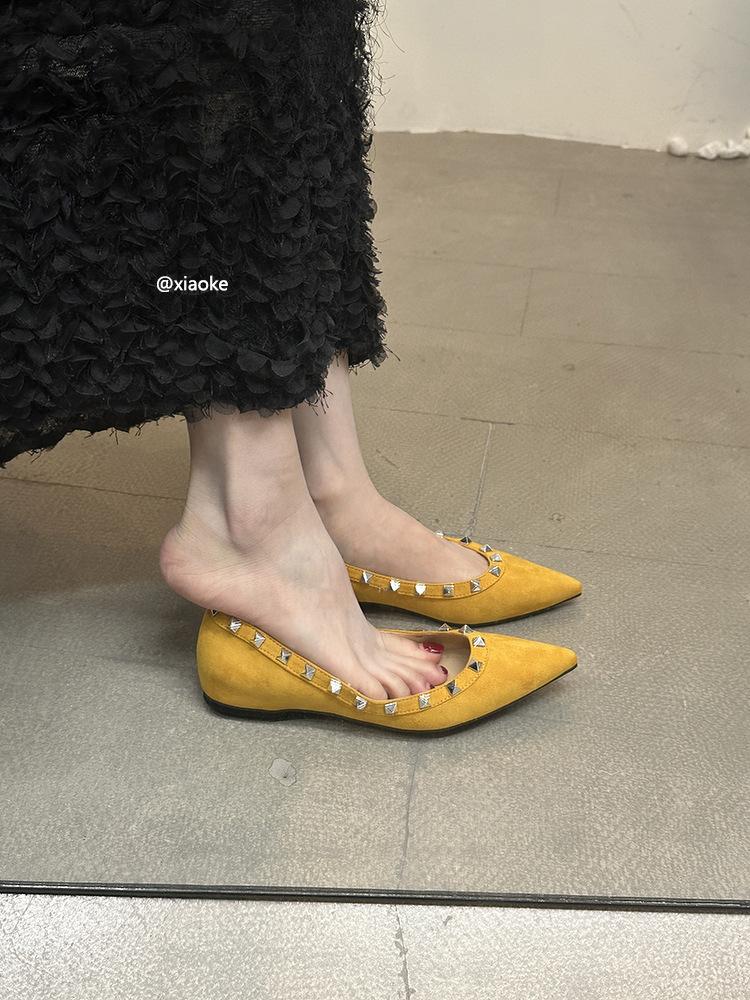 

Inner height increase pointed rivets single shoes women s shoes spring and autumn 2025 new summer French temperament grandma shoes ladyshoes 39