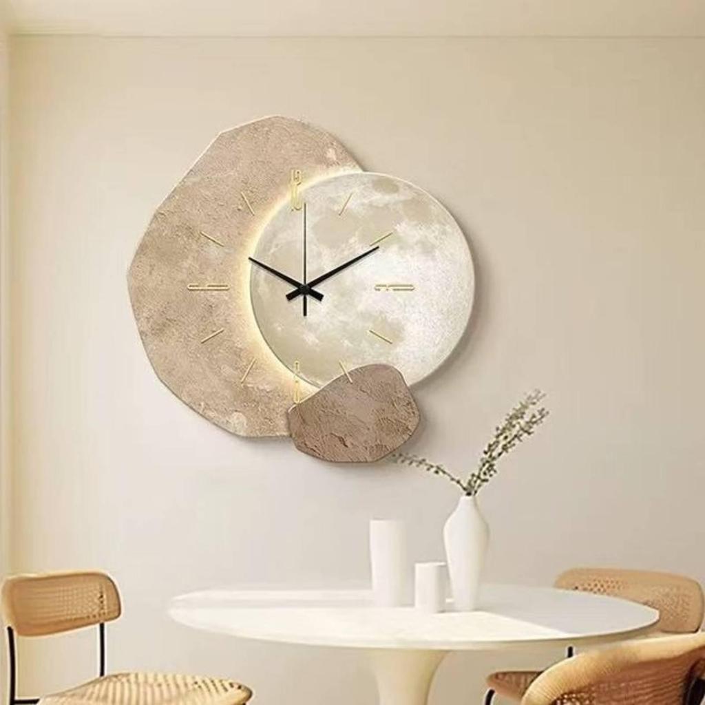 Modern Decorative Timepiece Energy Efficient Irregular Shape Clock for Office