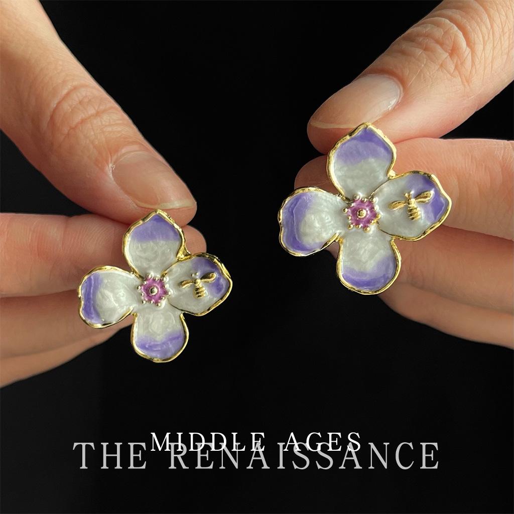 

[Monet impression] French retro gradual change purple flower earrings heavy industry stud earrings