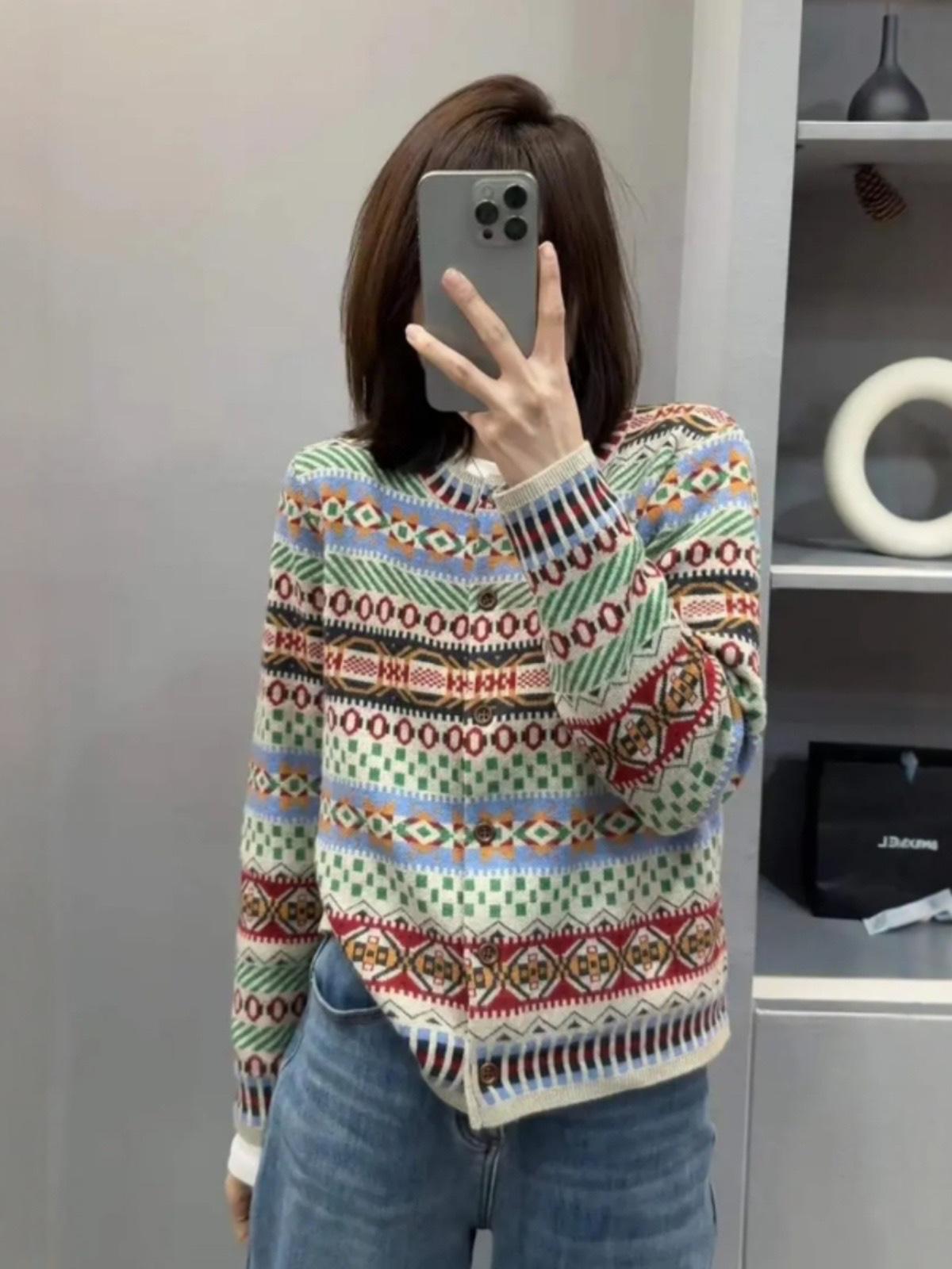 

Женский кардиган из жаккардового трикотажа в стиле ретро, ранняя весна 2025 - Стильное короткое пальто-свитер, маленький размер. Medium