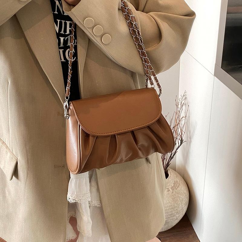 Premium Texture Beautiful Messenger Bag New Design Soft Leather Summer Popular Pleated Cloud Bag Shoulder Bag