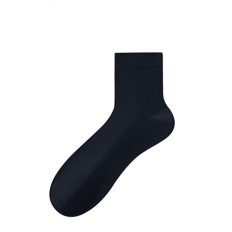

Men s Black Mulberry Silk Mesh Breathable Mid-Calf Socks - Sweat-Wicking & Anti-Odor for Summer Sports One Size Темно-синій