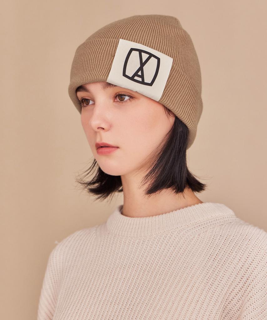 Bajal Va Square Big Label Beanie Beige