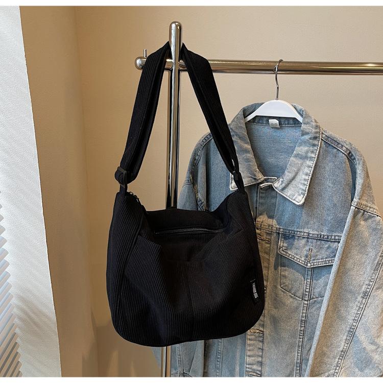 Large Capacity Commuter Bag Japanese Retro Corduroy Dumpling Bag Solid Color Versatile Messenger Bag Girl Shoulder Bag