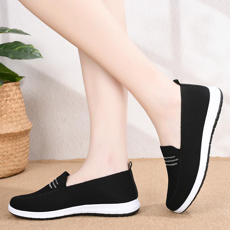 2026 Breathable Mesh Slip-On Flat Shoes for Middle-aged & Elderly - New Style Comfortable Old Beijing Cloth Mom Shoes