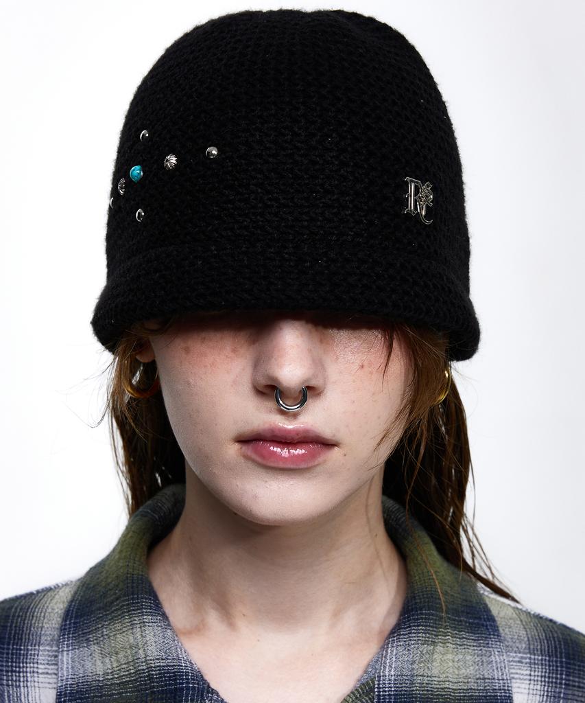 Aleseueseussi Rivet Knit Beanie - Black