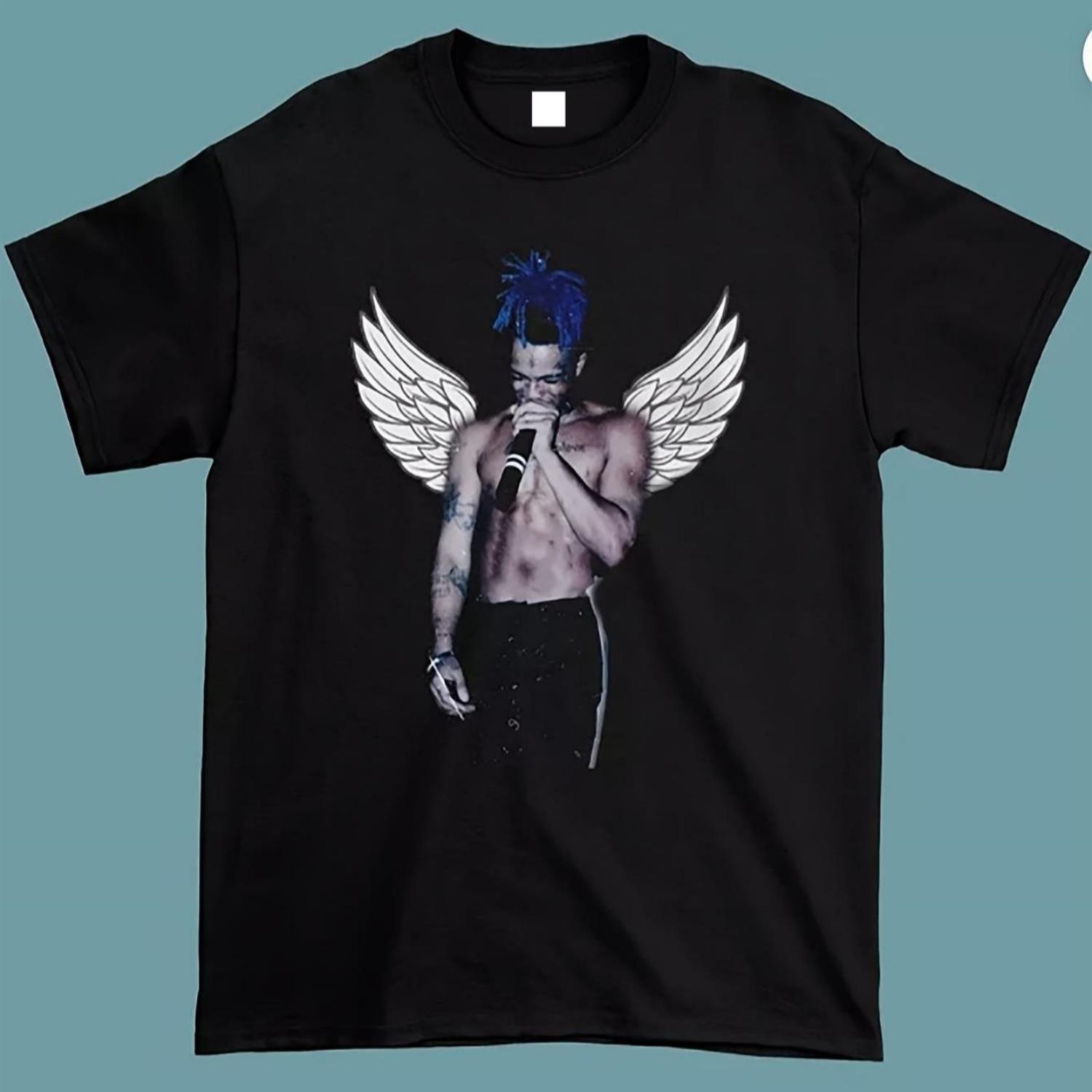 

Tentacion Рэпер Ангел Мужская Футболка с Графикой Черная с Синими Крыльями и Микрофоном Дизайн Парная Уличная Футболка S чёрный
