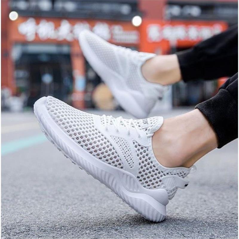Men's sports running shoes, summer breathable shoes, men's lightweight and comfortable leisure outdoor travel shoes