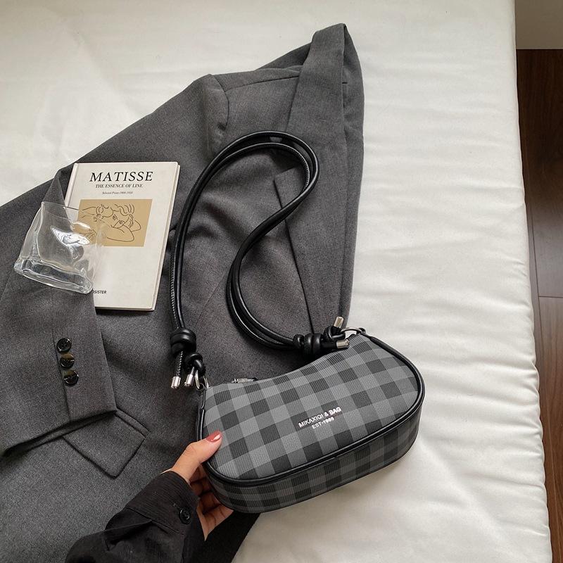 

Niche bag women s new summer fashion plaid messenger bag single shoulder underarm small square bag