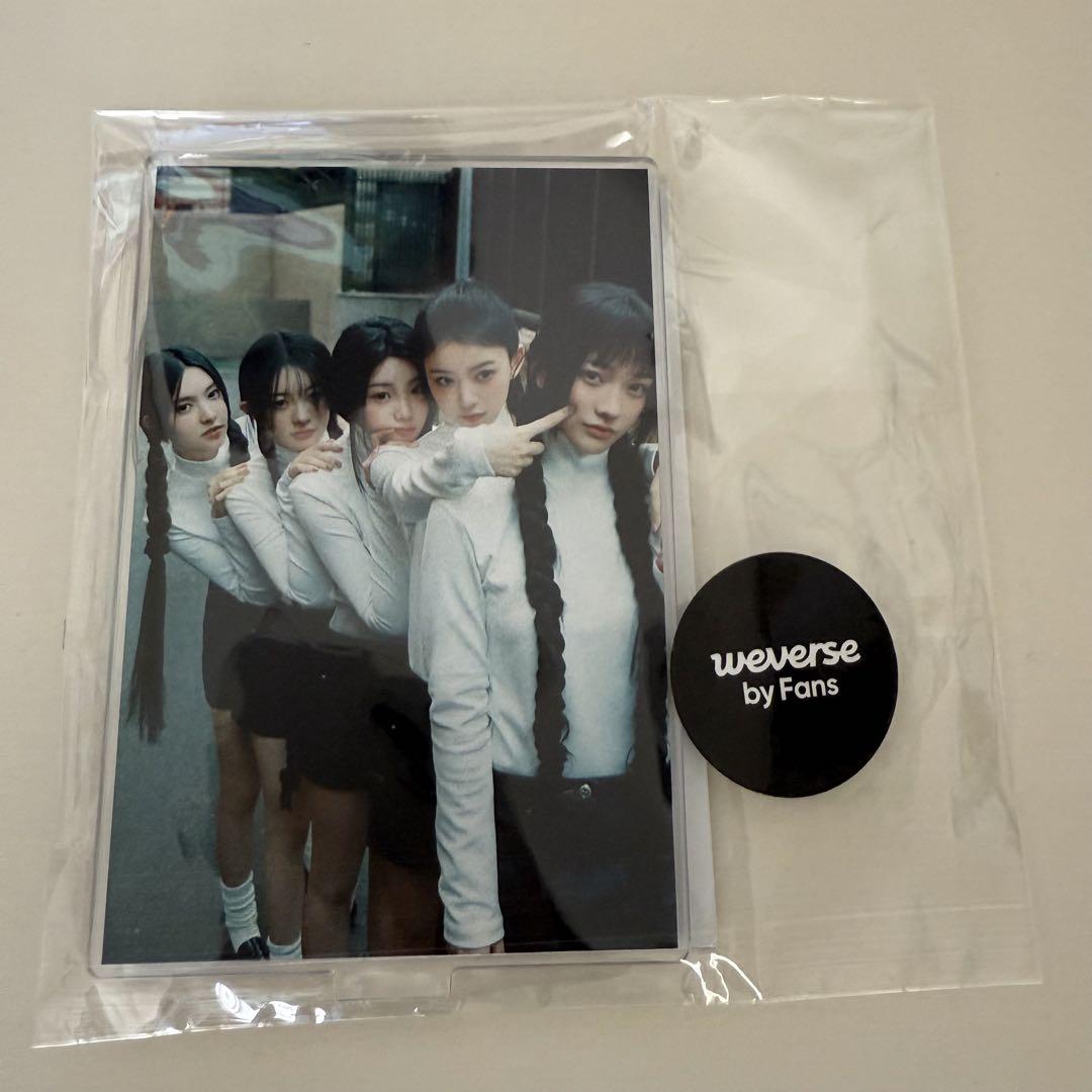 

[Б/У] Эксклюзивный для Кореи акриловый стенд ILLIT Weverse Shop для всех