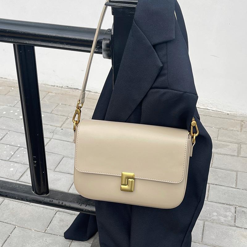 single shoulder messenger tofu bags, commuting niche design, large capacity, fashionable and simple small square bags