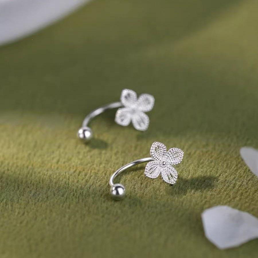 Elegant 925 Sterling Silver Flower Stud Earrings - Lightweight, High-End Women's Jewelry 2026