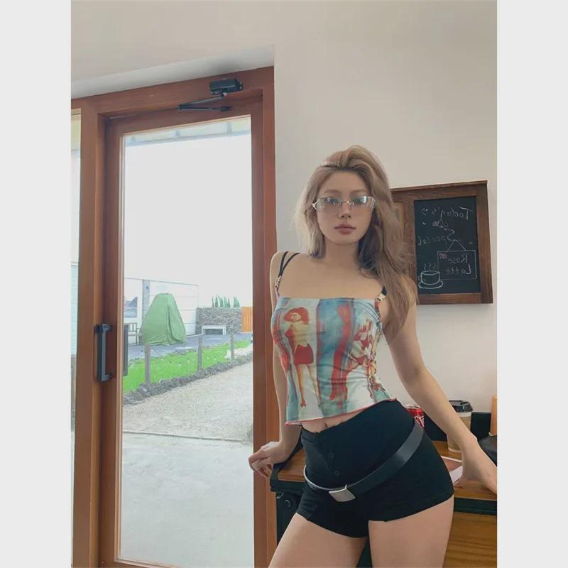

Summer Style Slim Camisole: Trendy, Figure-Hugging, Belly-Baring Top for Women Small